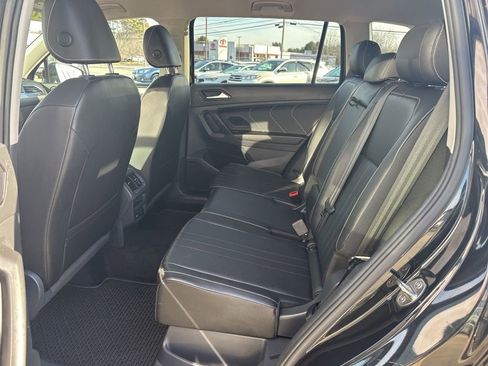 Used 2022 Volkswagen Tiguan SE image 31