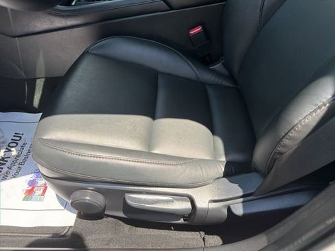 Used 2025 MAZDA MAZDA3 s FWD image 30