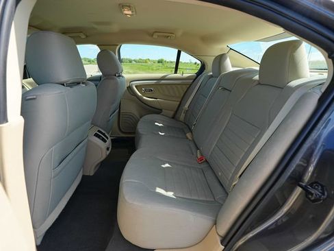 Used 2019 Ford Taurus SE FWD image 19
