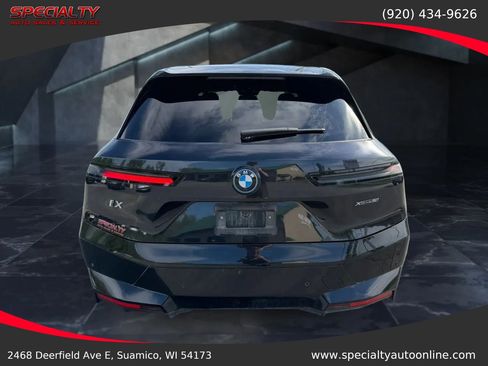 Used 2024 BMW iX xDrive50 w/ Sport Package AWD/4WD image 5