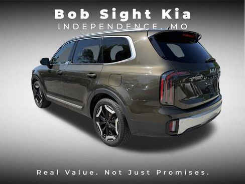 Certified 2024 Kia Telluride EX FWD image 12