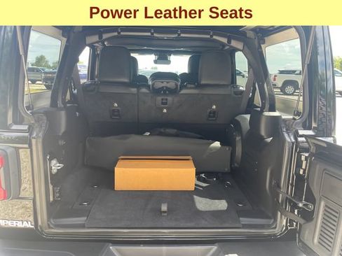 Certified 2025 Jeep Wrangler Unlimited Rubicon AWD/4WD image 12