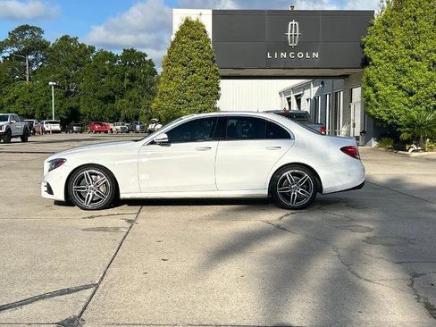 Used 2019 Mercedes-Benz E 300 image 2