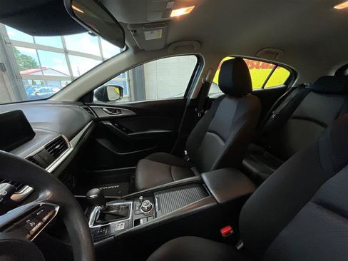 Used 2018 MAZDA MAZDA3 Sport FWD image 12
