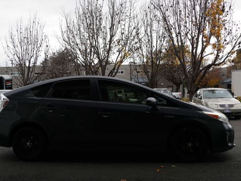 Used 2015 Toyota Prius Two image 10