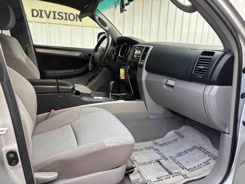 Used 2007 Toyota 4Runner SR5 image 18