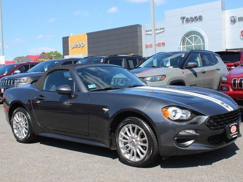 Used 2019 FIAT 124 Spider Classica w/ Technology Group image 1
