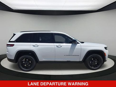 New 2026 Jeep Grand Cherokee Altitude RWD image 7