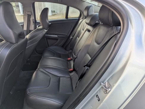 Used 2017 Volvo S60 T5 Dynamic image 17