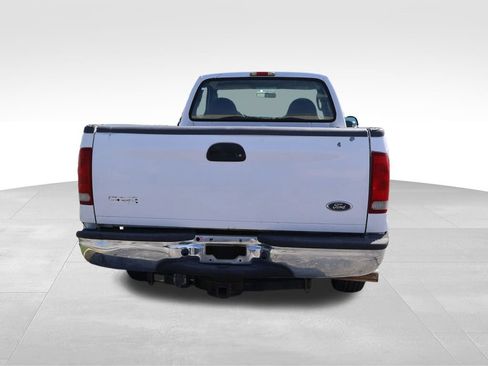 Used 2005 Ford F250 2WD Regular Cab Super Duty image 19