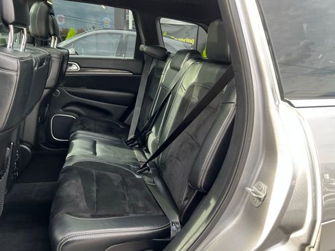 Used 2015 Jeep Grand Cherokee SRT w/ Luxury Group II image 26