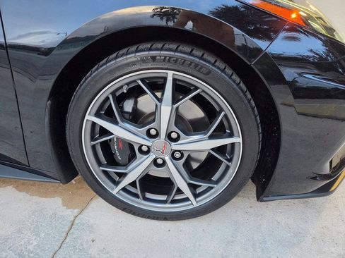 Used 2021 Chevrolet Corvette Stingray Preferred Cpe w/ Z51 Performance Package RWD image 17