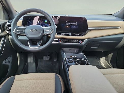 Used 2026 Chevrolet Equinox ACTIV w/ Convenience Package III image 10