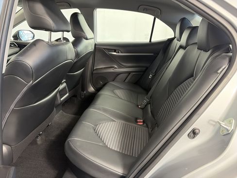 Used 2021 Toyota Camry SE image 7