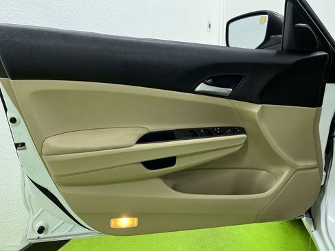 Used 2012 Honda Accord LX image 15
