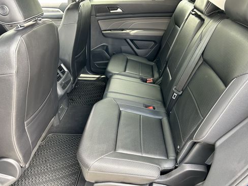 Used 2023 Volkswagen Atlas Cross Sport SE w/ Panoramic Sunroof Package FWD image 15