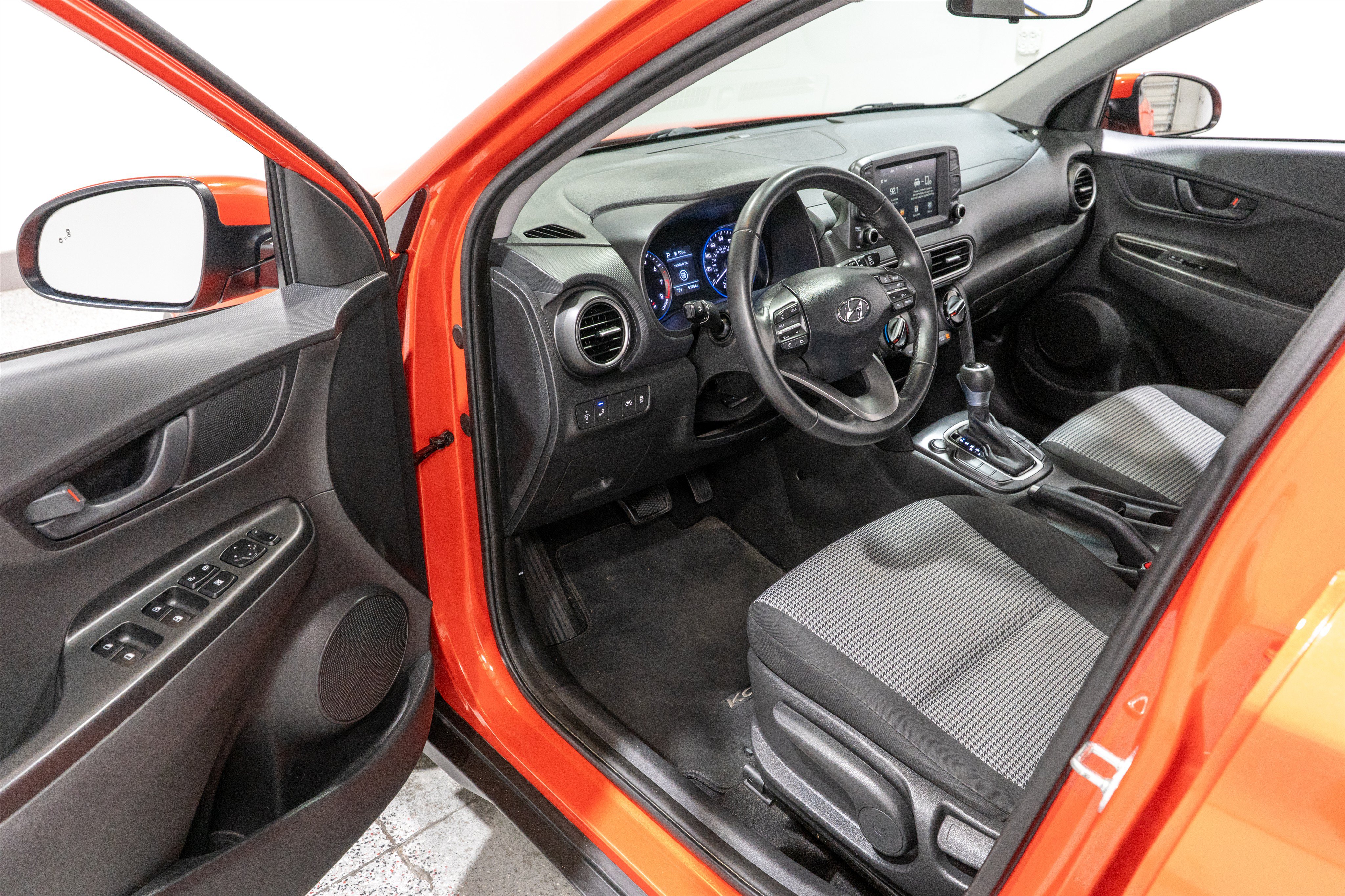 Used 2020 Hyundai Kona SEL w/ Cargo Package FWD image 12