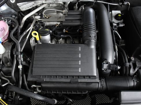 Used 2017 Volkswagen Jetta S image 34