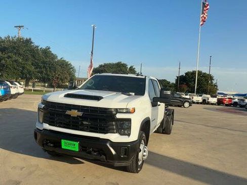 Used 2025 Chevrolet Silverado 3500 W/T w/ WT Convenience Package AWD/4WD image 4