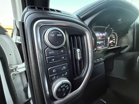 Used 2020 GMC Sierra 2500 AT4 AWD/4WD image 18
