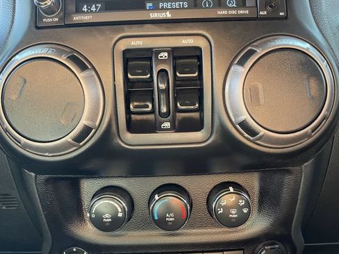 Used 2017 Jeep Wrangler Unlimited Sport w/ Quick Order Package 24S AWD/4WD image 20