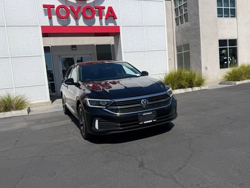 Used 2024 Volkswagen Jetta SEL FWD image 1