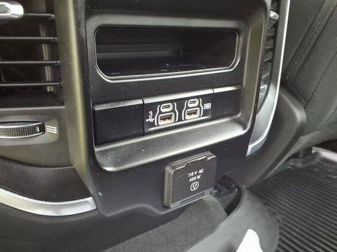 Used 2019 RAM 1500 Big Horn AWD/4WD image 23