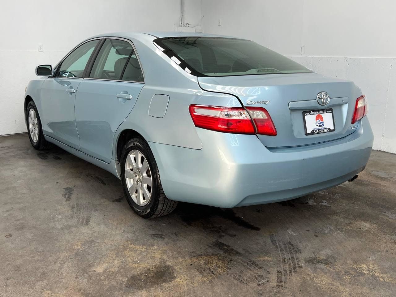 Used 2007 Toyota Camry XLE w/ Leather Pkg FWD image 2