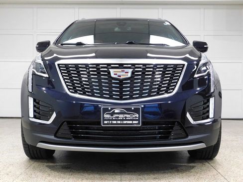 Used 2022 Cadillac XT5 Premium Luxury AWD/4WD image 2