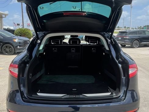 Used 2019 Maserati Levante GranLusso image 12