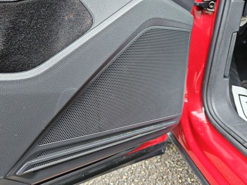 Used 2018 Volkswagen Tiguan SE image 11