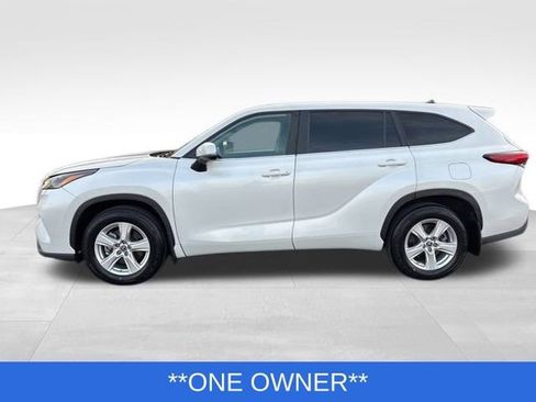 Used 2023 Toyota Highlander L image 3