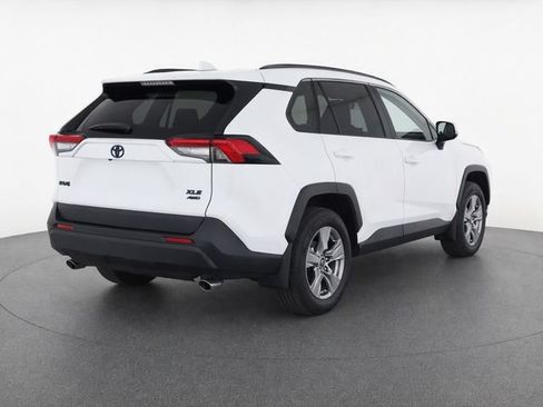 Used 2025 Toyota RAV4 XLE AWD/4WD image 4