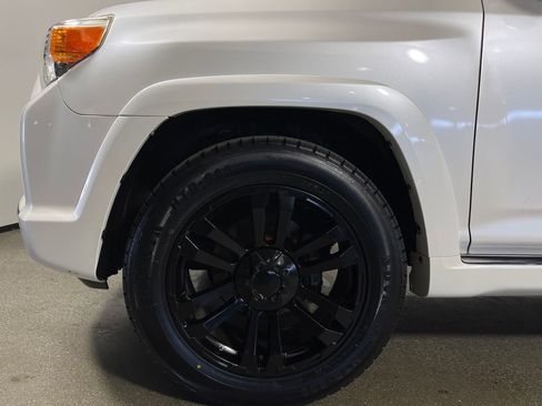 Used 2013 Toyota 4Runner SR5 w/ Convenience Pkg image 11
