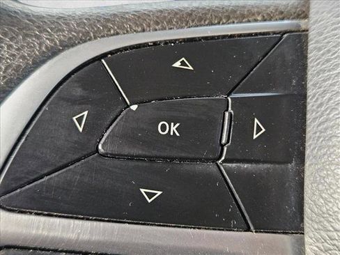 Used 2018 Chrysler Pacifica LX image 21