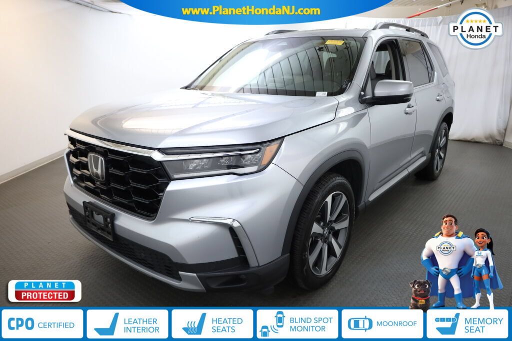 Certified 2025 Honda Pilot Touring image 1