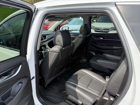 Used 2021 Buick Enclave Avenir w/ Avenir Technology Package AWD/4WD image 6