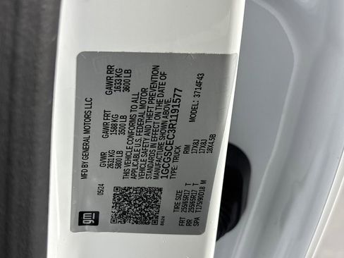 Used 2024 Chevrolet Colorado LT w/ LT Convenience Package image 31