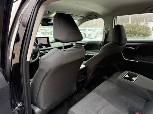 Used 2025 Toyota RAV4 XLE image 25