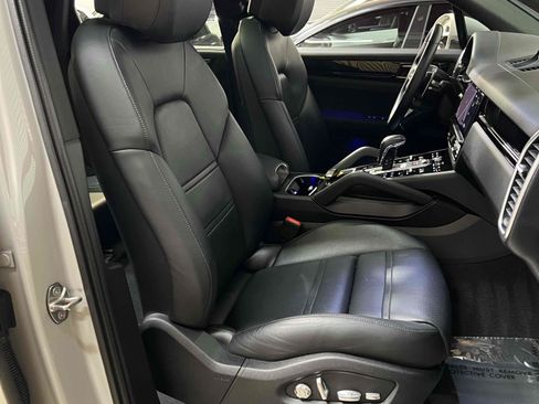 Used 2020 Porsche Cayenne E-Hybrid AWD/4WD image 47