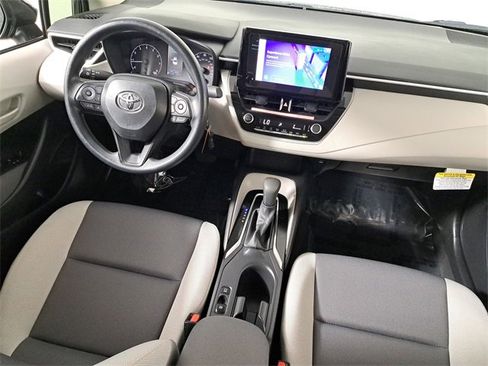 Used 2025 Toyota Corolla LE image 15
