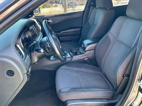 Used 2018 Dodge Charger R/T w/ Blacktop Package image 10