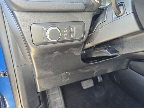 Used 2022 Ford Escape SE w/ SE Sport Appearance Package image 19