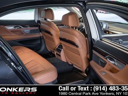 Used 2019 BMW 750i xDrive w/ Executive Package AWD/4WD image 51