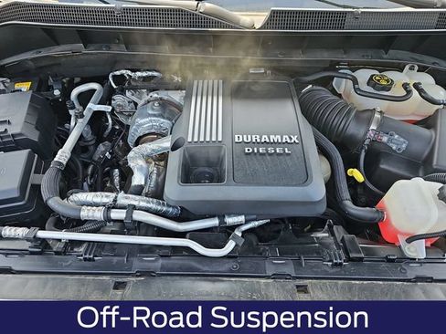 Used 2022 Chevrolet Silverado 1500 LT AWD/4WD image 35