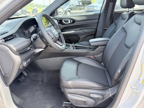 New 2026 Jeep Compass Latitude AWD/4WD image 20