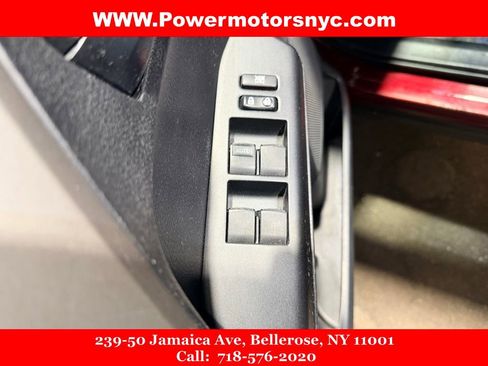 Used 2018 Toyota RAV4 LE image 38