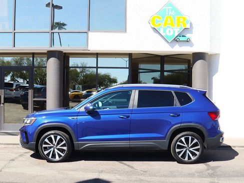 Used 2023 Volkswagen Taos SE image 8