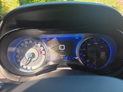 Used 2019 Chrysler 300 S image 17