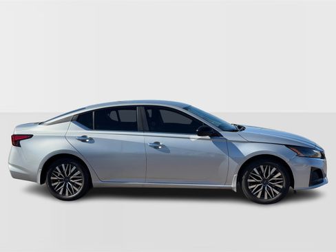 New 2025 Nissan Altima 2.5 SV image 8